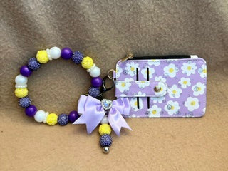 Lavender Daisy Everyday Beaded Wristlet