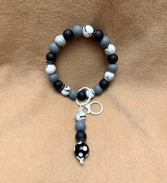 Marble Noir Wristlet